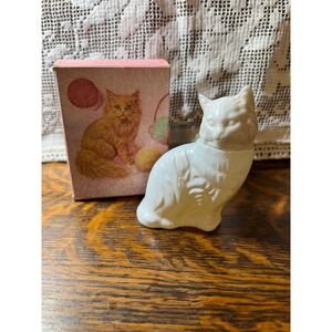 VTG NOS Avon Kitten Little Somewhere Cologne White Milk Glass Cat Decanter Box